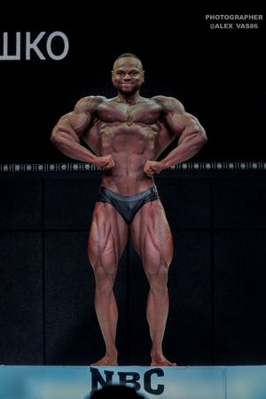 CLASSIC PHYSIQUE